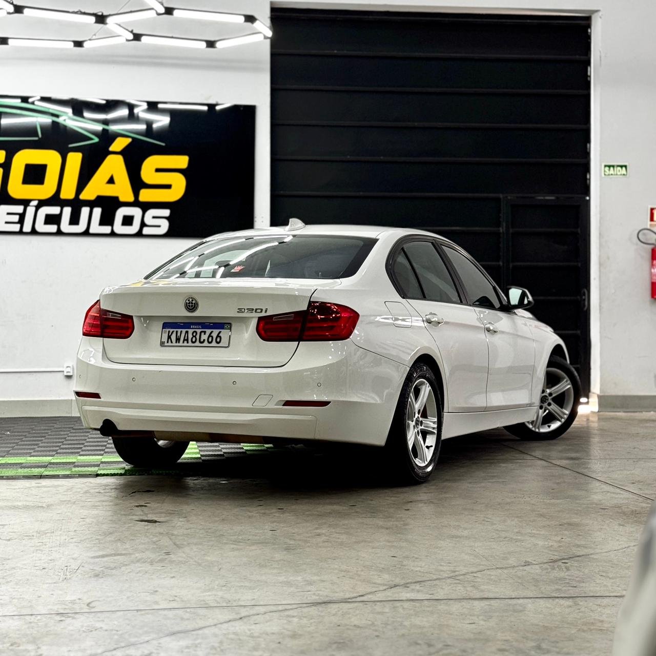 
BMW 320I full									