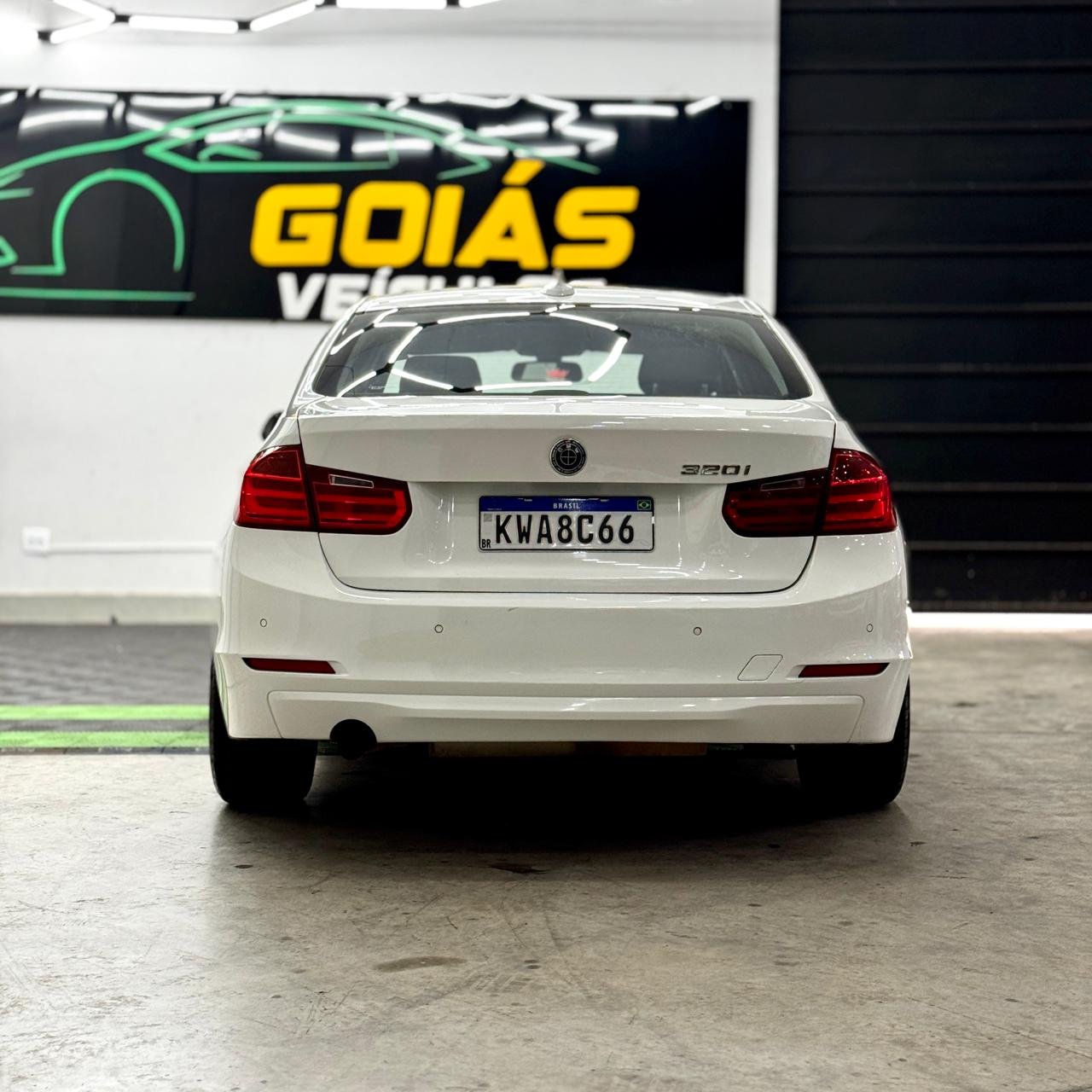 
BMW 320I full									