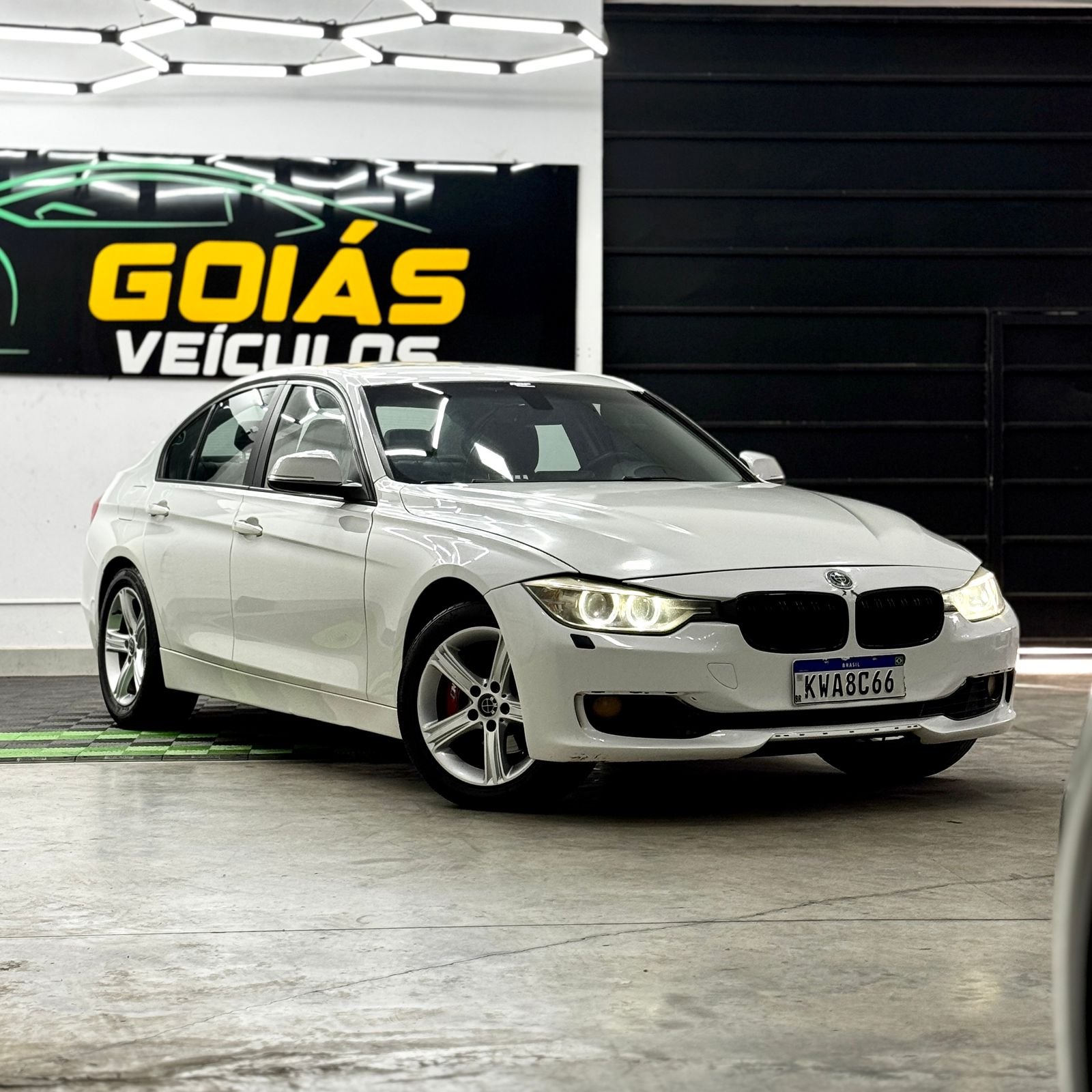 
BMW 320I full									