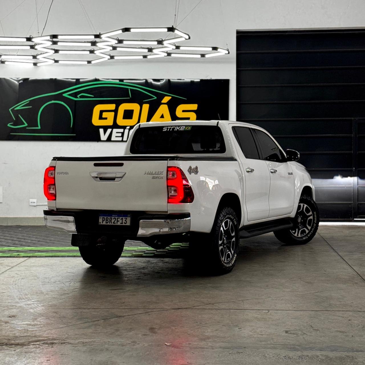
Hilux full									