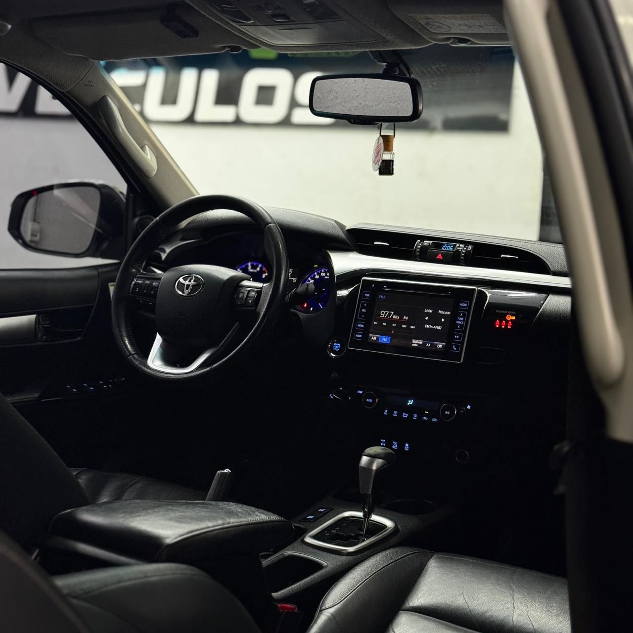 
Hilux full									