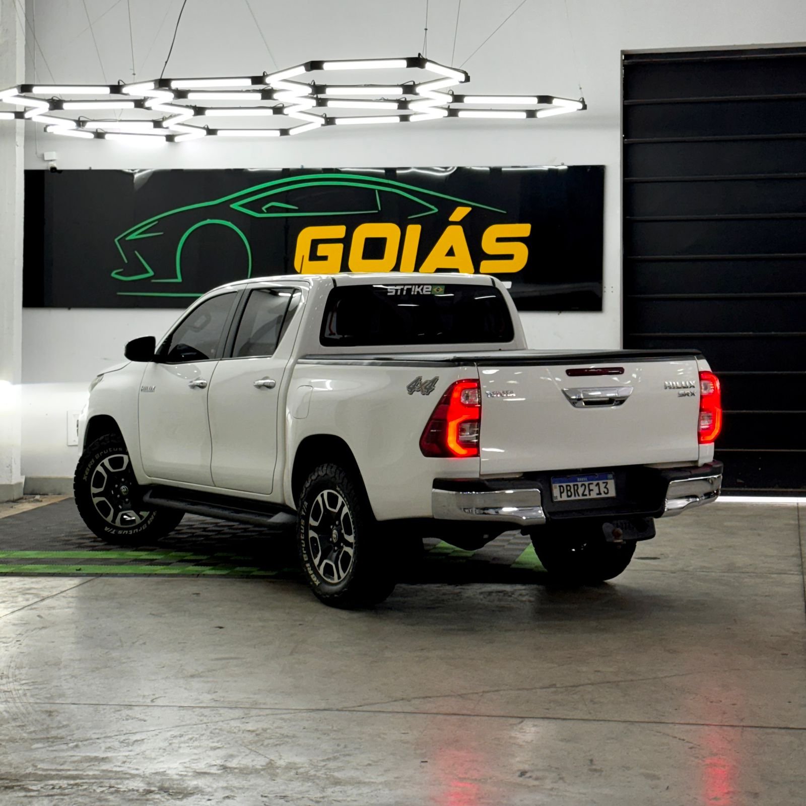 
Hilux full									