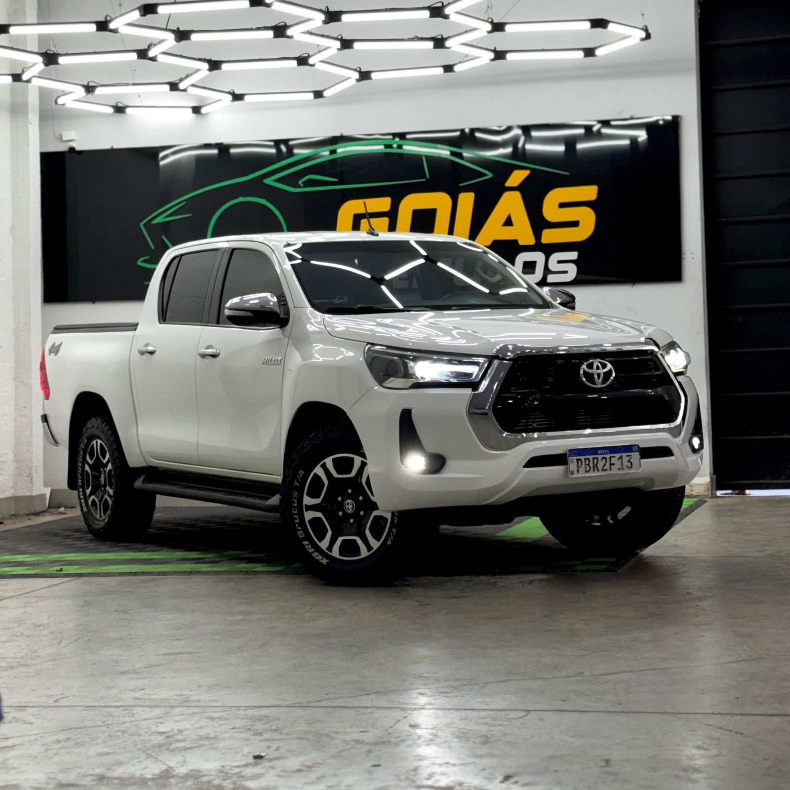 
Hilux full									