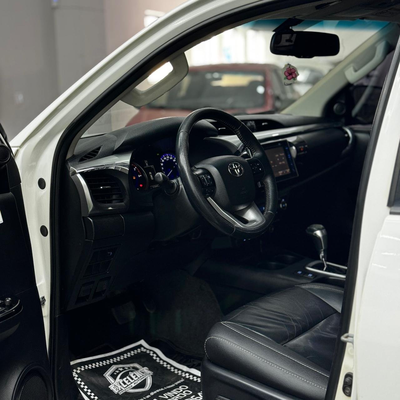 
Hilux full									