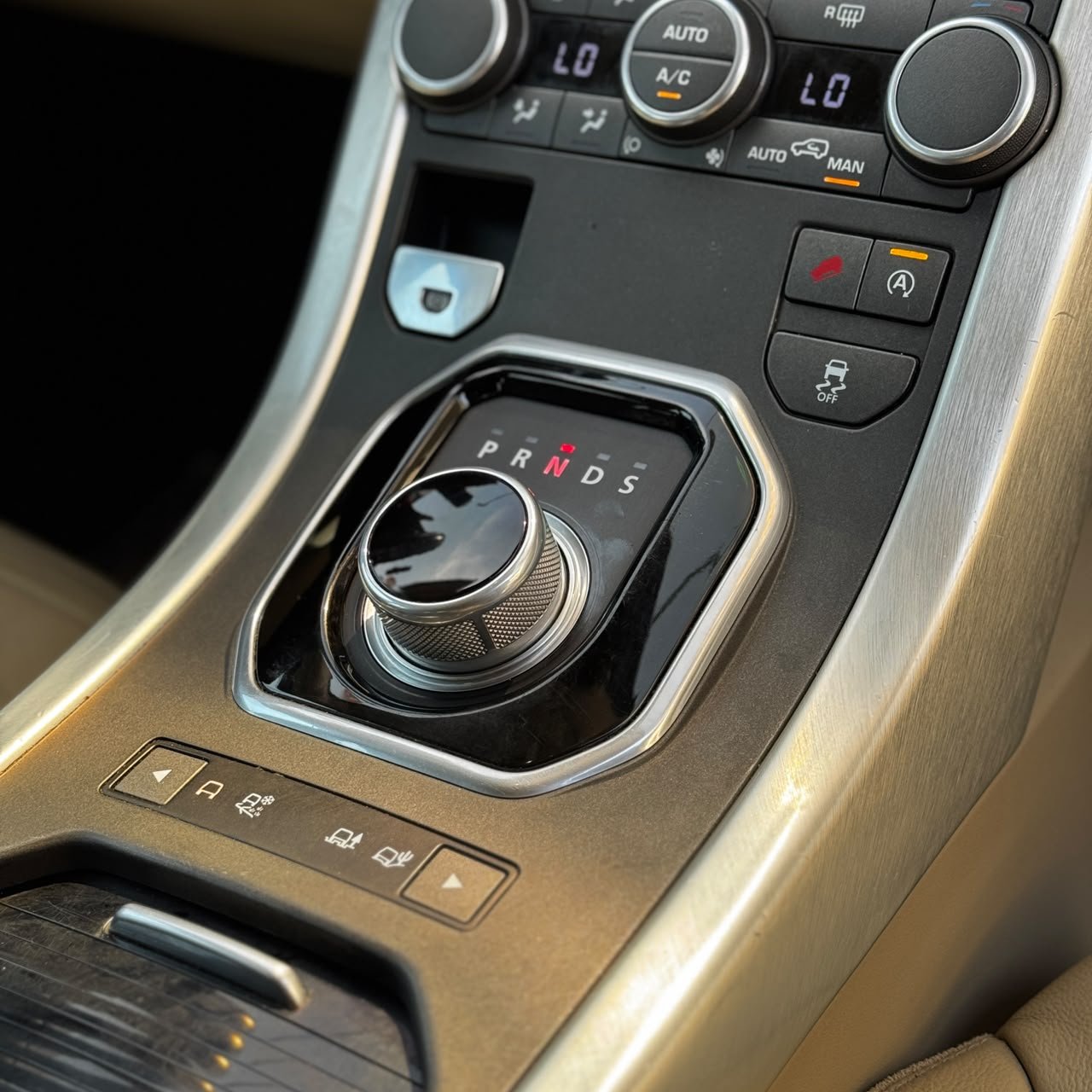 
 LR EVOQUE SE DYNAMIC full									
