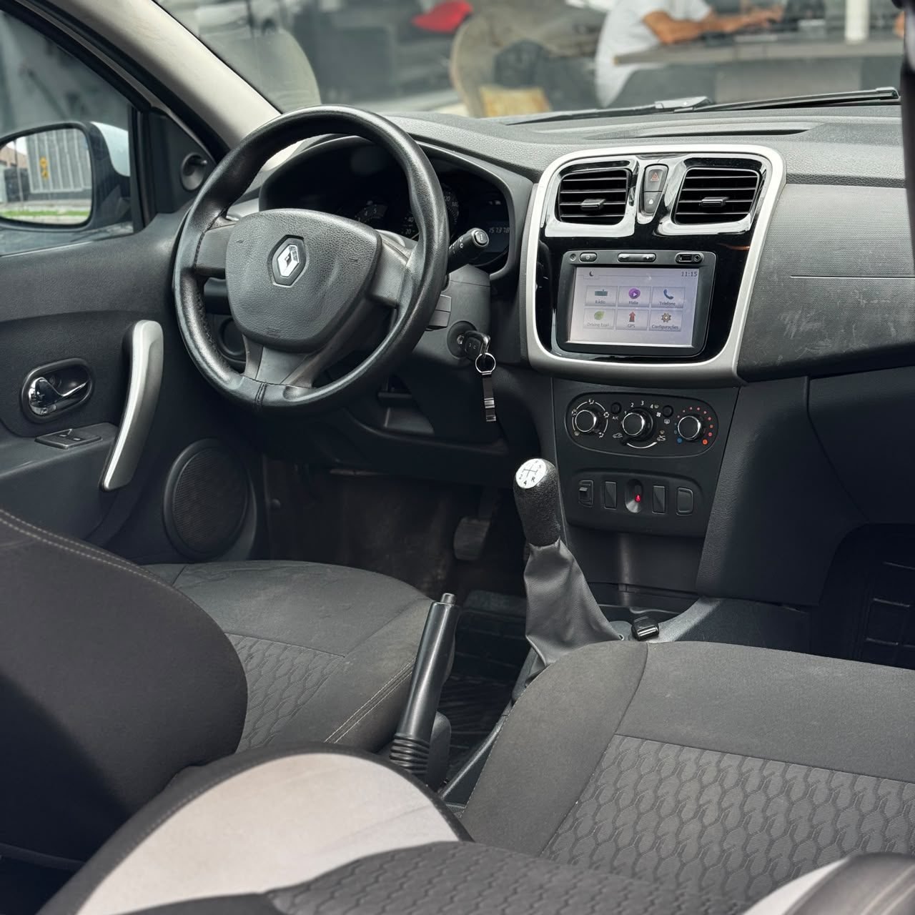 
 SANDERO EXPR 10 full									